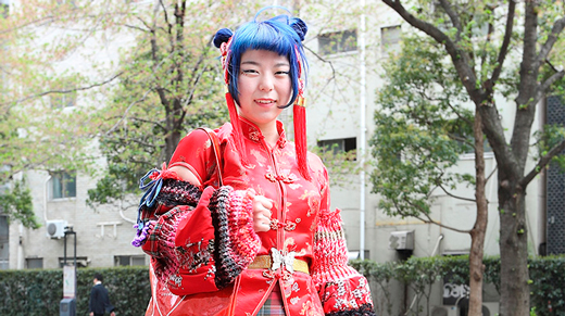 文化服装学院 SNAP 022　ブルーの髪×真っ赤な服がインパクト大のチャイナコーデ！