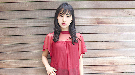 ケラ！モの私服スナップ☆　仮面女子・月野もあちゃんのファッション・テーマは「赤×黒の甘辛MIXコーデ」