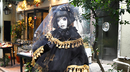 Gothic&Lolita SNAP 177　重厚な黒×金の衣装でスペインバロックの道化師風
