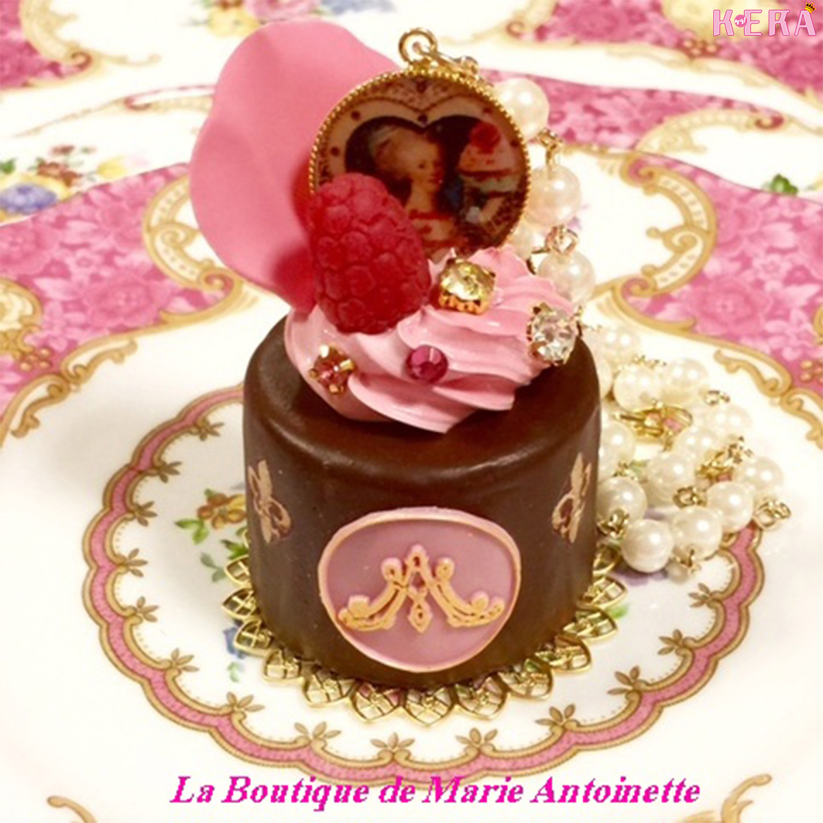 ガーリーでエレガントなお姫様気分になれるLa Boutique de Marie Antoinetteのスイーツアクセ